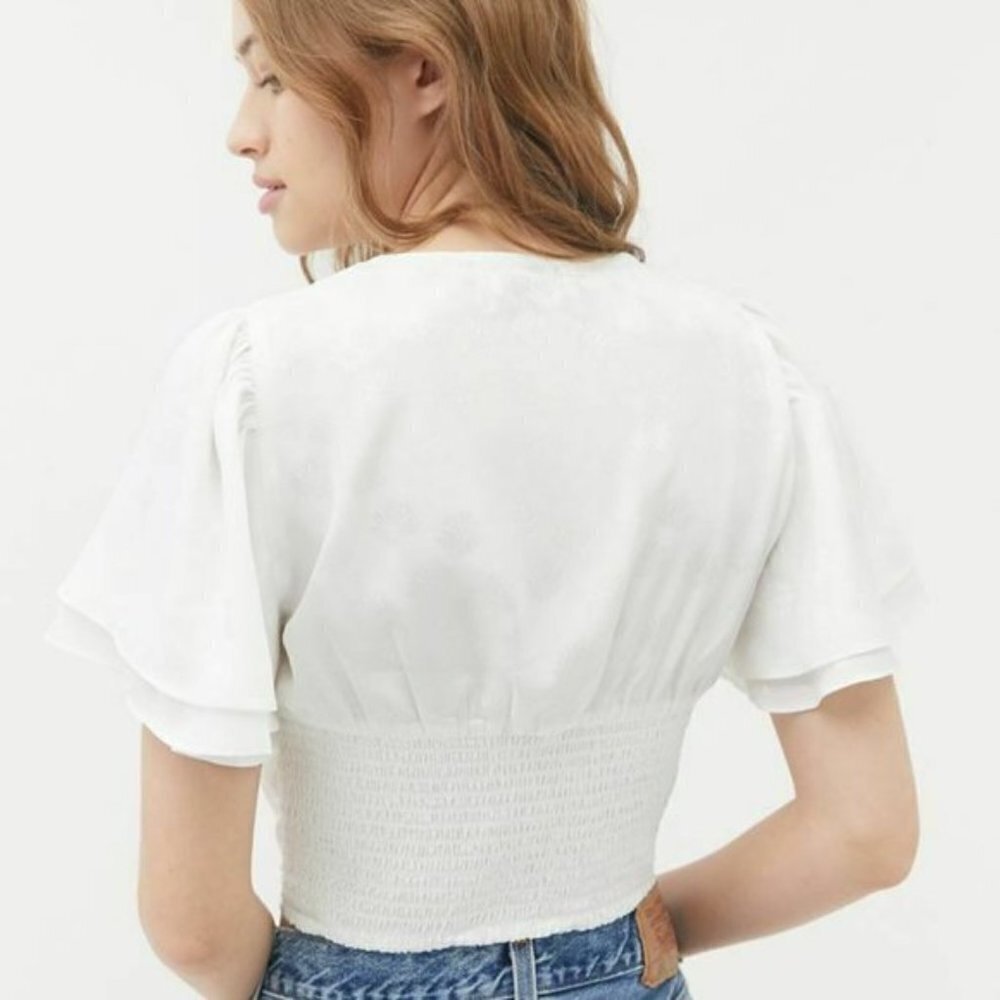 Urban Outfitters Webster Jacquard Flutter‎ Sleeve Top White Small - Picture 3 of 7